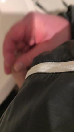 Uglydick: Wixx jelek di ruang penyimpanan