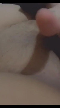 Kompilace masturbace chlupaté kundičky