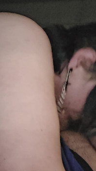 Semi puta chupa antes de ela foder