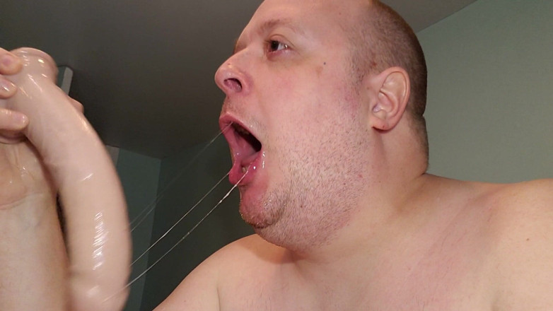 Charlieboy69: Facefuck Whit 8 inç dildo