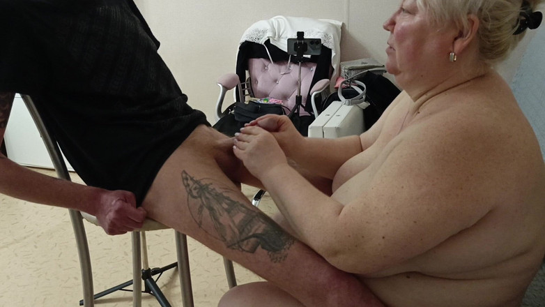 Zona901: Vecinul face o masturbare de pulă cu ulei până când...