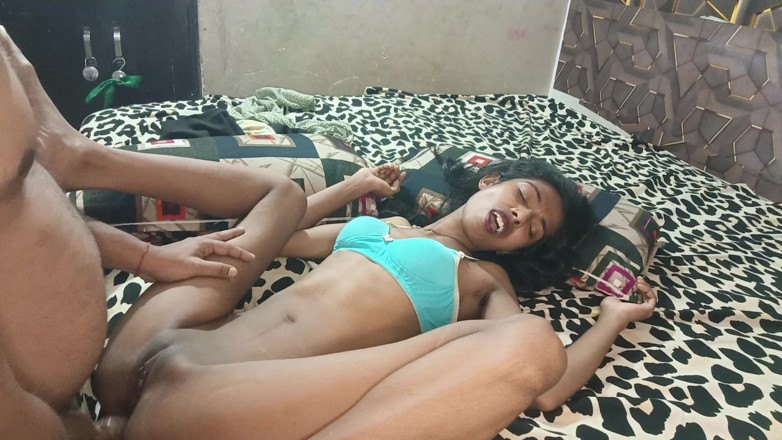 Truefuker: 배다른 여동생과 계부의 핫한 애널 섹스