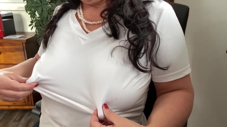 Tanja Tachee: Huge milky nipples in t-shirt