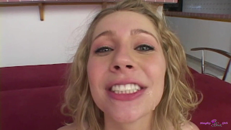 Naughty Black Girls: Sarışın geniş gözlü Mysti May büyük zenci ile ırklararası üçlü sekste mahsur...