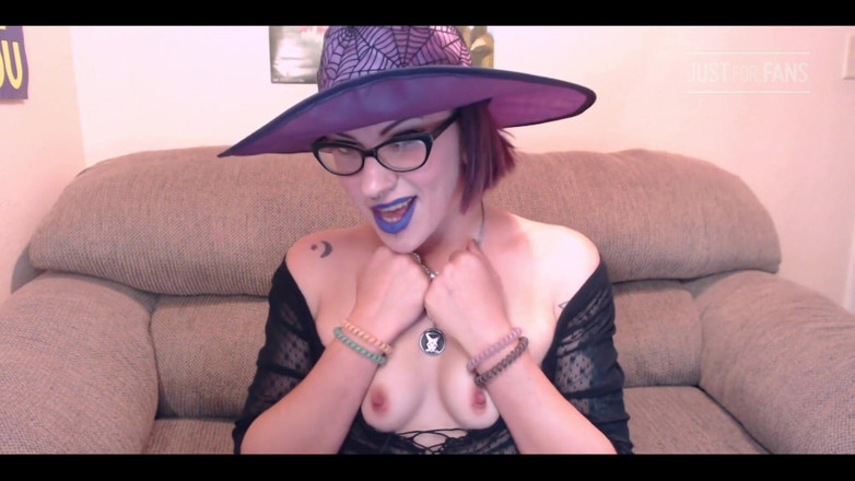 FondaDix: Bewitching Purple Lips