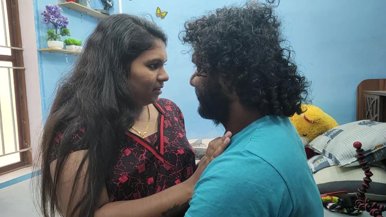 Vaigavarun45: Une femme mallu sexy baise avec son demi-frère pendant que...