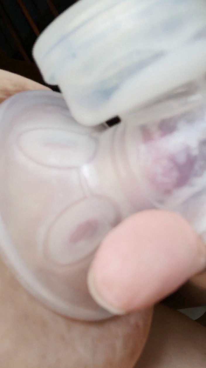 Lily_Lacto: Moje velká prsa mají tlak, který je třeba uvolnit