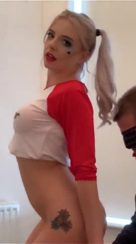 Škádlení a ošukaná Harley Quinn