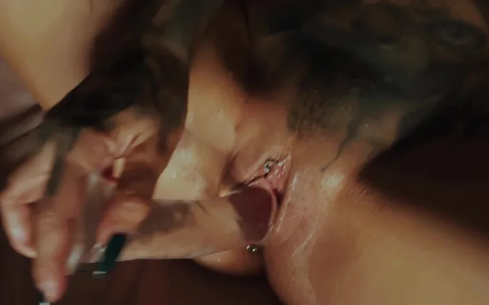 Nastasia_ink: Mature with Long Nails and Pierced Pussy Masturbates and Makes...