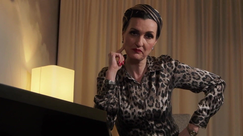 Lady Victoria Valente: Your office boss knows what a failure you are!
