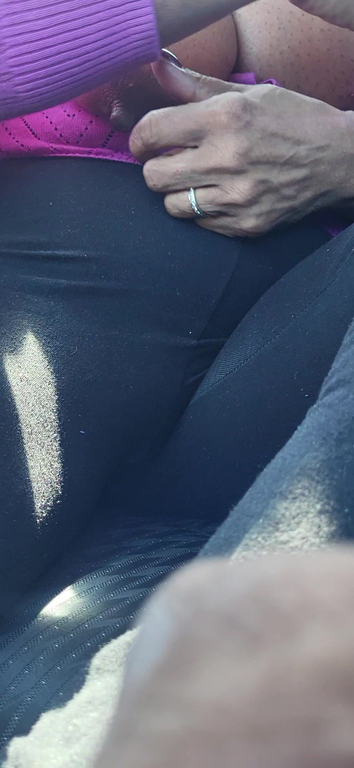 Chuck and Rob Doe: Titty Play in Car