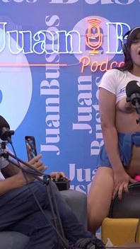 100 orgasmos em meia hora! Multi-orgásmico colombiano Karoll Cuello no Podcast Juan Bustos