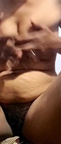 Panggilan video bugil tante asal desa tamil - bagian -4 (dengan lubang memek)
