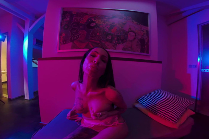 VRSexperts: Valentina Sierra - Under Neon Lights - Horny Stripper Toying