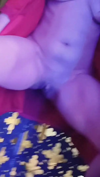 Ana Spears com tıraşlı amcıklı çiş lation videosu