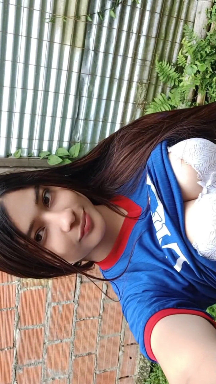 Yulieth Gomez: Adakah Awak Suka My Blue Patys?