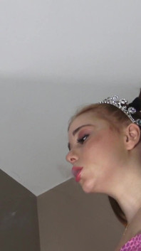 Redhead Teenie Smoking
