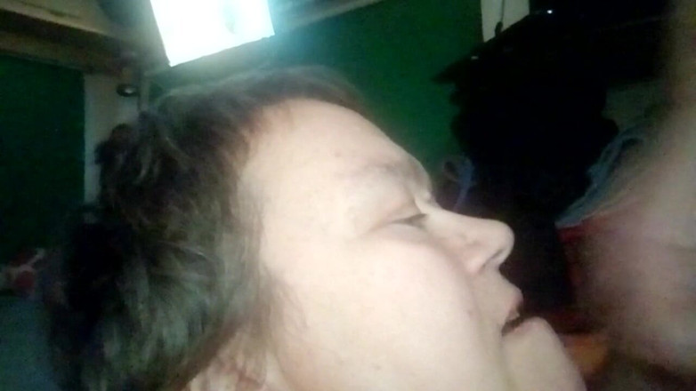 Sex hub couple: Velký výstřik do jeniny horké pusy