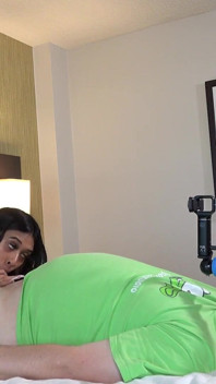 Reina Heart comel mengongkek tiang tad dalam la