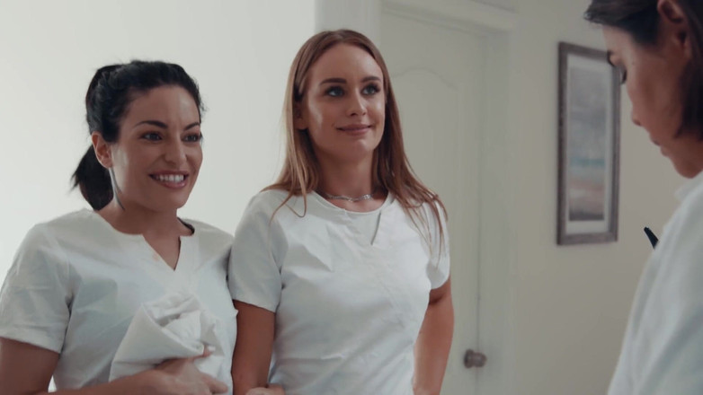 SweetheartVideo: Lesbijska 3_scene 1_living analna dla lesbijek analnych