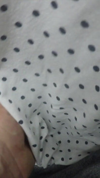 Una folle fantasia! Petting in treno | Stranger man solleva la gonna e tocca la mia figa in metropolitana e mi è piaciuto!