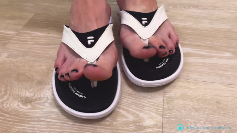 Eva Wilsoon: Stinky feet in flip-flops