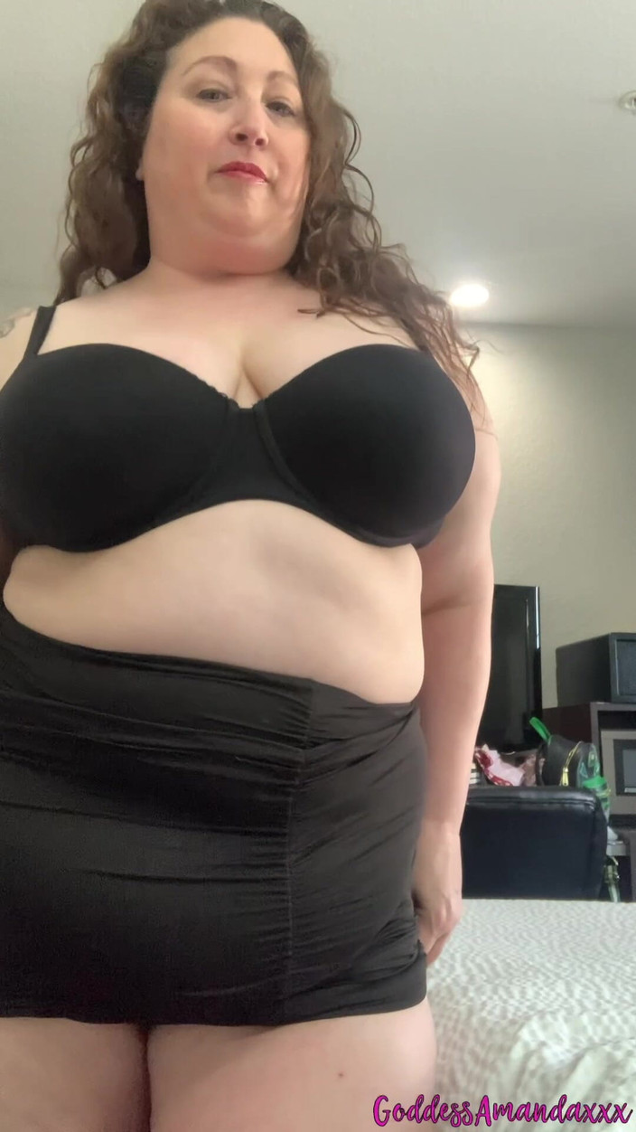 Goddess Amanda: Tante semok menggodamu dengan tubuhku