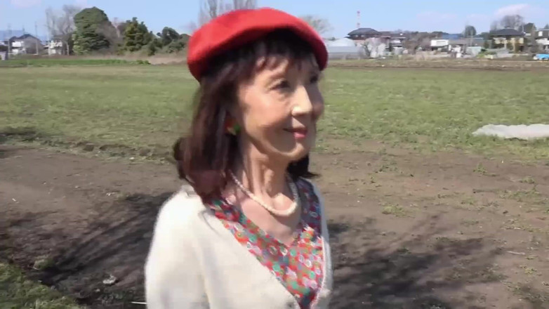 Vulture: She Is Still Active! Grandma Who Would Eat up Her...