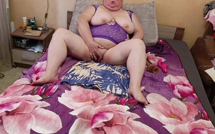 Zona901: Une petite amie masturbe sa grosse chatte à tout moment libre