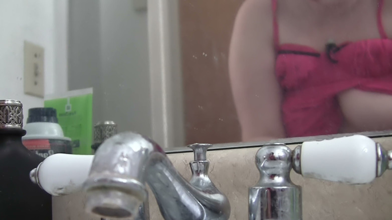 Self Love Top Solo Girls: Busty Redhead in Glasses Films Herself Naked in the Bathroom...