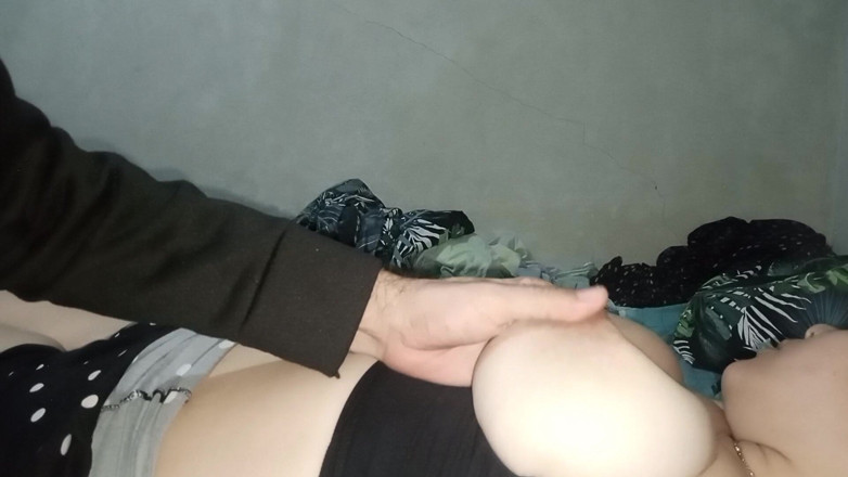 Kriztalyaram: Mio marito vuole strapparmi i grandi capezzoli gonfi