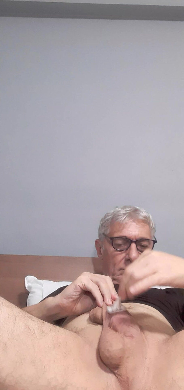 Big uncut hard cock: Oholený monstrózní péro a masivní obrovské velké koule