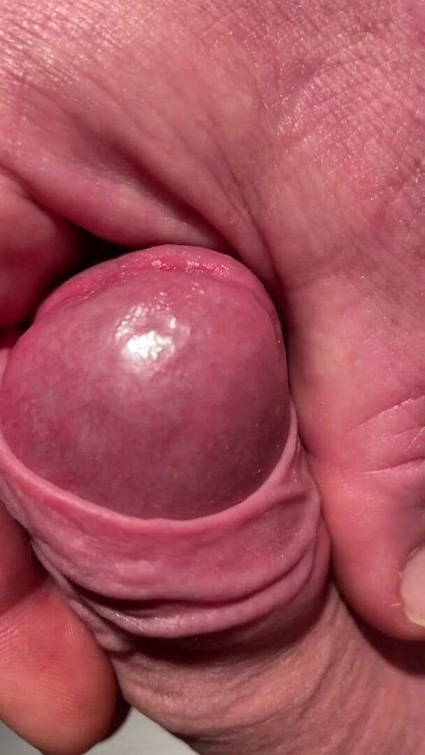 Foreskinguy: Porta il suo grosso cazzo al limite con il suo...