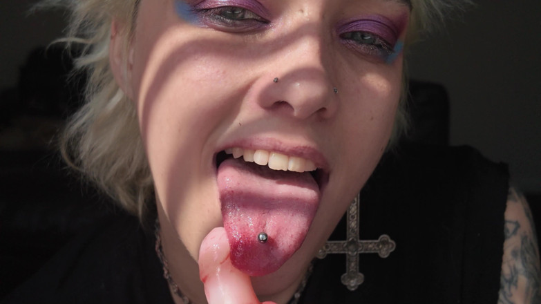 Glitterqueen1999: 4K - Obryně Penatomie - Drobný muž v mém jídle