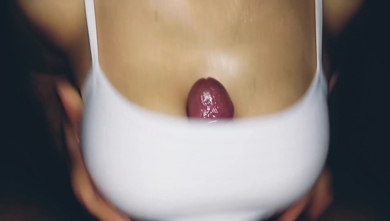 shesBoobs: चोदने लायक मम्मी अपने सौतेले बेटे के लंड को अपने स्तनों से दूध निकालती है