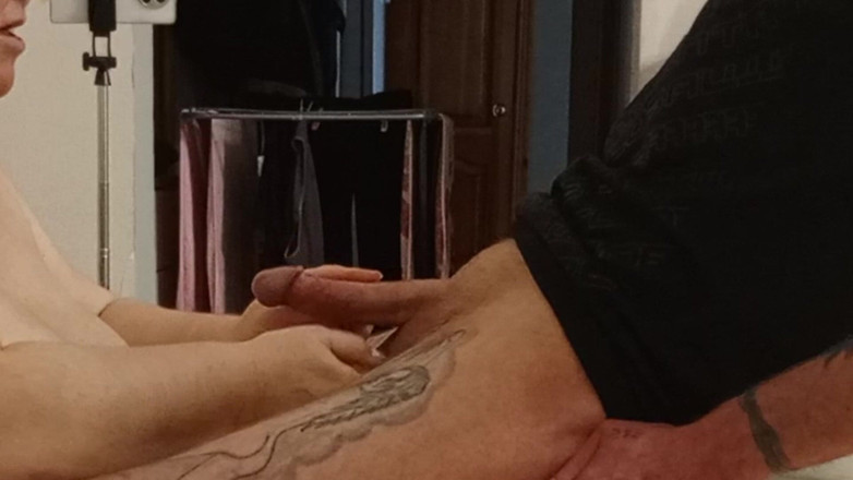 Zona901: Komşu yağlı yarakla elle muamele çekiyor