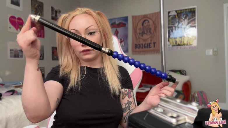 Lenna Lux: Ich entpacke meine fickmaschine