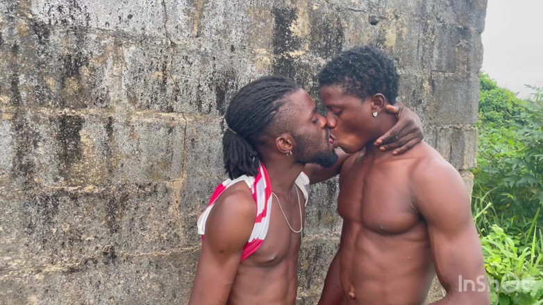 Segzze_: Kissing My New Boyfriend in the Bush