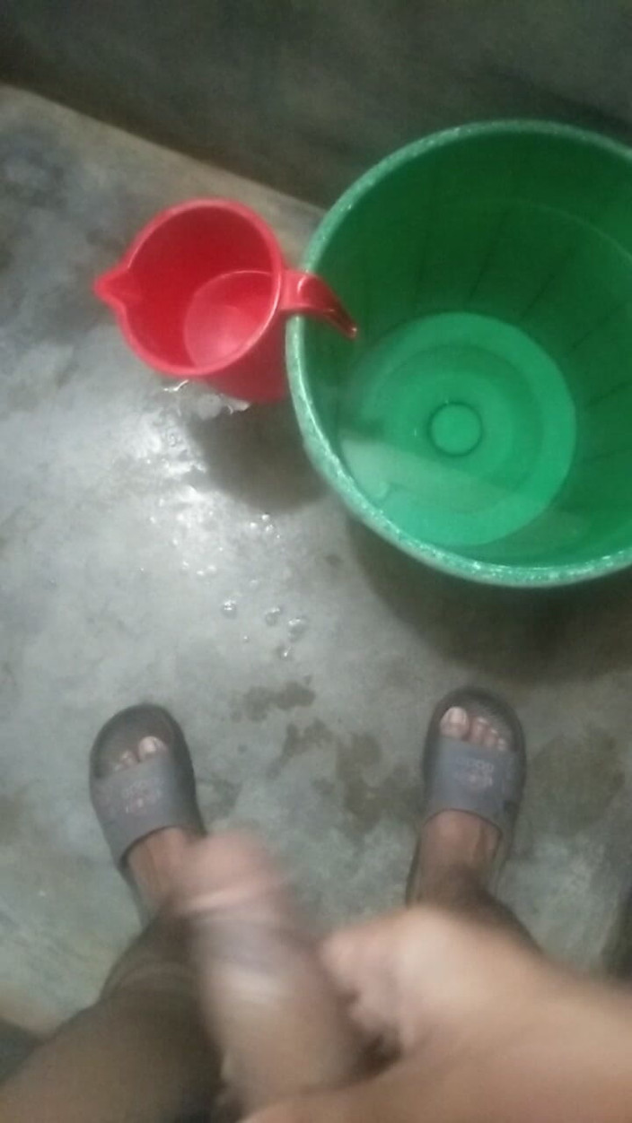 Viral_tiktokar: 夜はできなかったのでトイレに行きました
