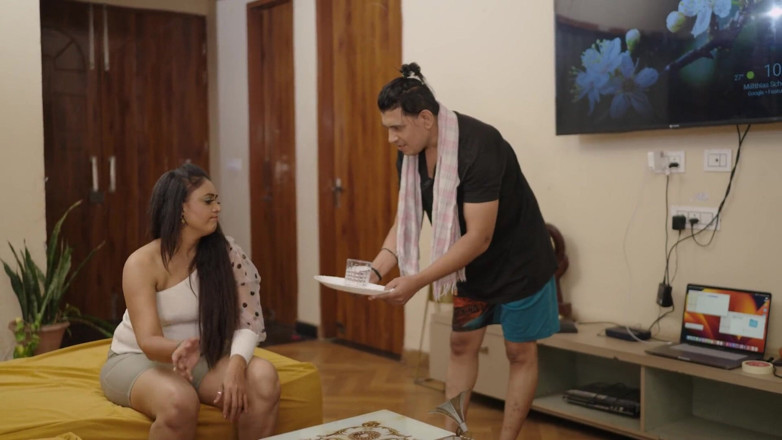 Triflicks: Awek cantik berkongkek dengan adik tiri di rumah gila pertama...