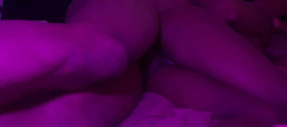 DivaHouz: 흑인 대물 자지에게 뒤에서 따먹히는 섹시한 흑인녀 18yr 쪼이는 보짓물 보지