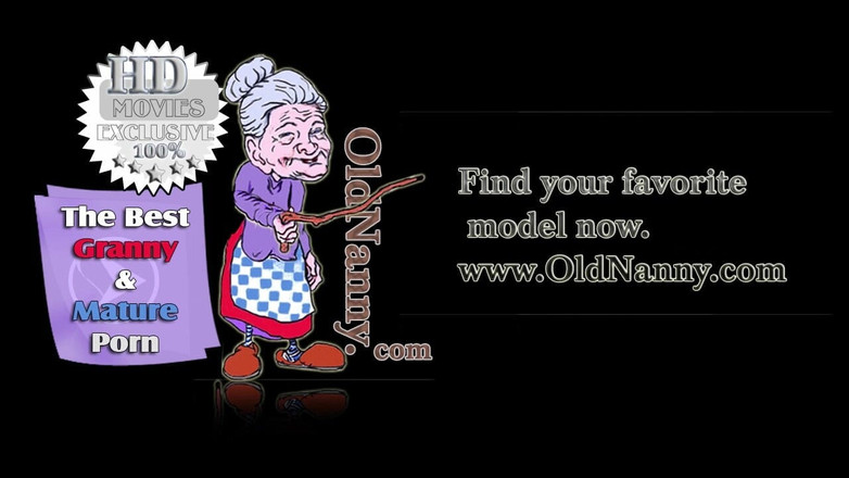 Old Nanny: 화장실에서 보짓물 가득한 보지를 문지르고 오르가즘을 느끼는 할머니