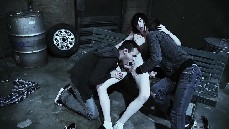 Twinklight: Verängstigter junge ist umgeben