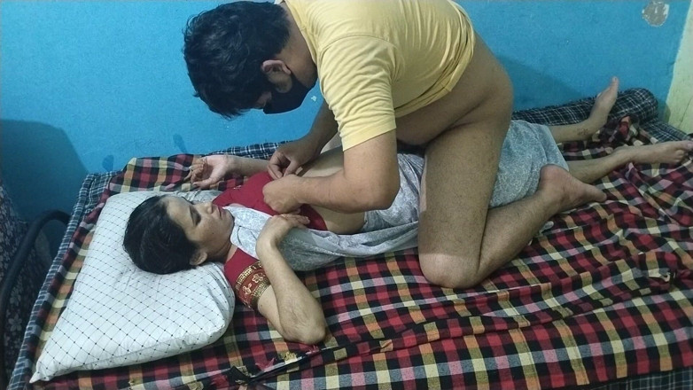 Indian Muslim Couple: Indian Wife Tanish Fatima with Husband Akhil Khan Blowjob Sex