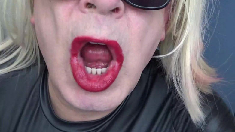 Leather Kirsten: Naughty Kirsten
