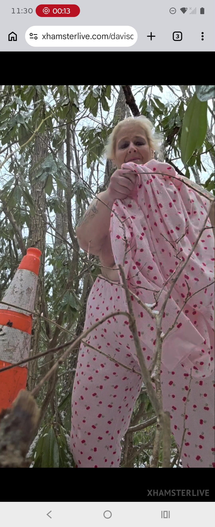 HerculesnVENUS: Sie liebt einen schneekegel im wald, der es ihrem hoid...