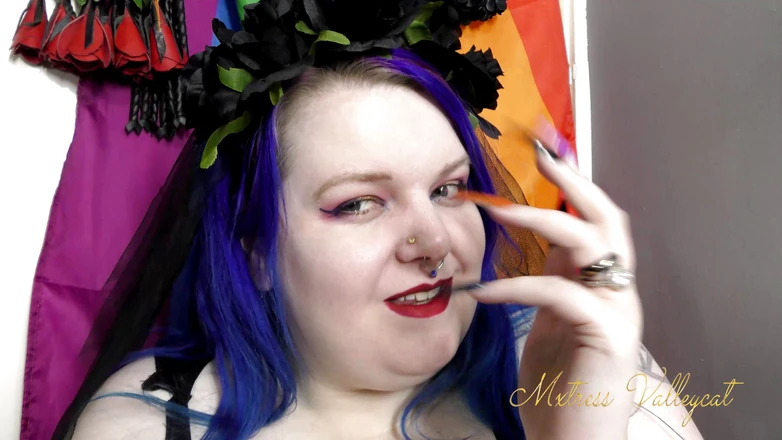 Mxtress Valleycat: Blow my nails