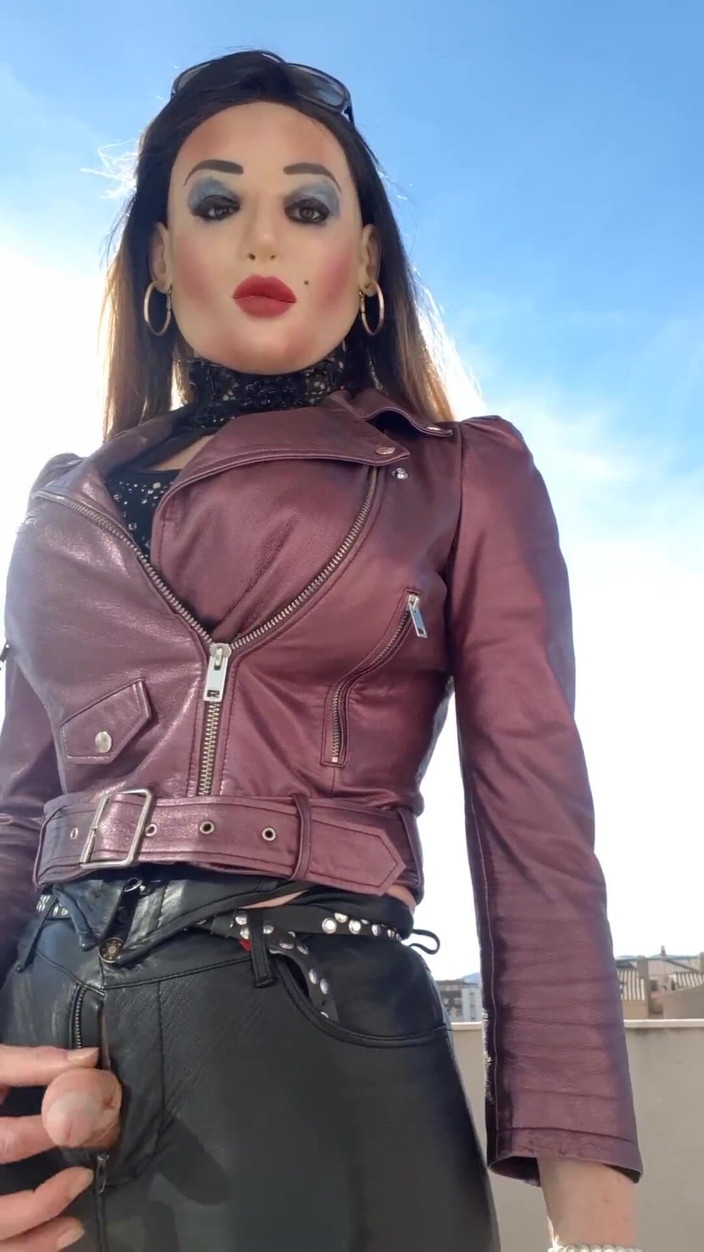 Tatiana Zorrita: S maskou venku