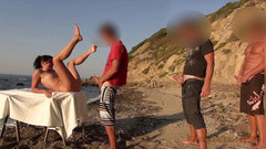 Alexandra Wett: Stříkací párty na hotelové pláži. Svobodná volba děr! Jít může...