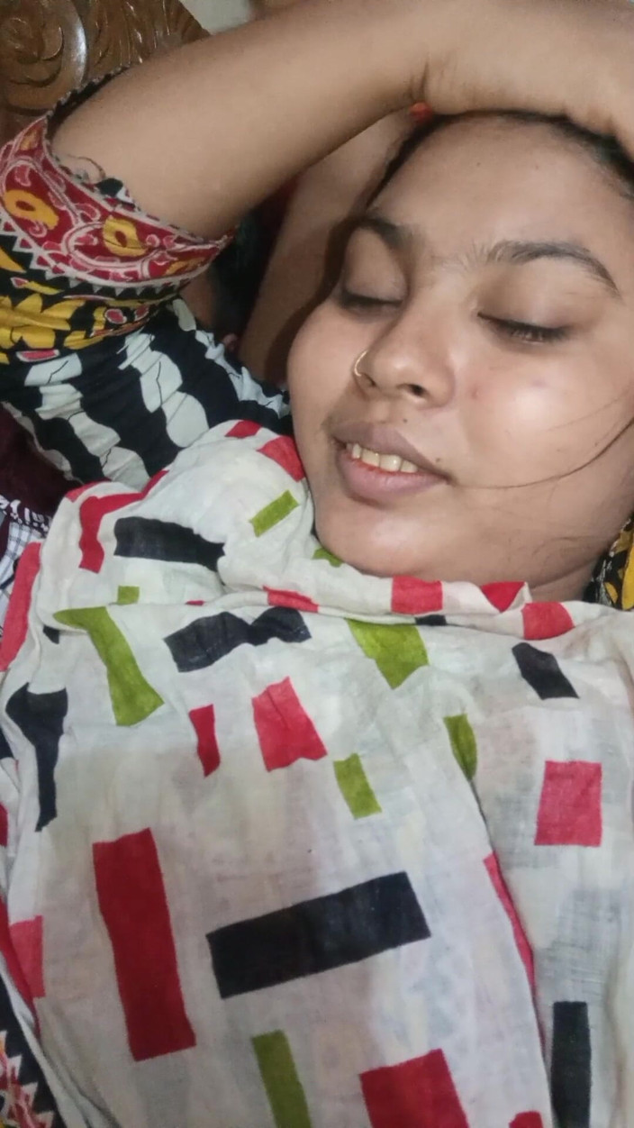 Desivideo: प्रसिद्ध बांग्लादेशी लड़की shirin night vlog सेक्सी वीडियो